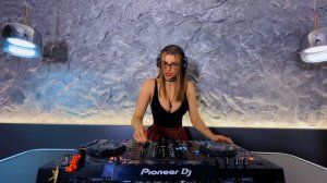 Lauralee — Hypnotic Ritual Mix | Melodic House DJ Set