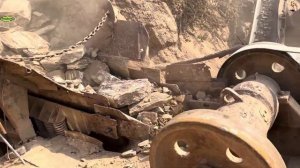 Строительство, дробление щебёнки