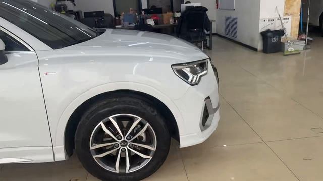 Audi Q3 35 TFSI 2021 — общий обзор: оптика, камера заднего вида, панорамная крыша