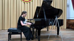 22.2. Музыка из кинофильма «Служебный роман». Исполняют Шельпова Виктория и Матвеева Кира