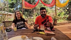 Завтрак в Джангл Дэнц. Подарки для Марины от её индийского друга. Вот и поговорили...