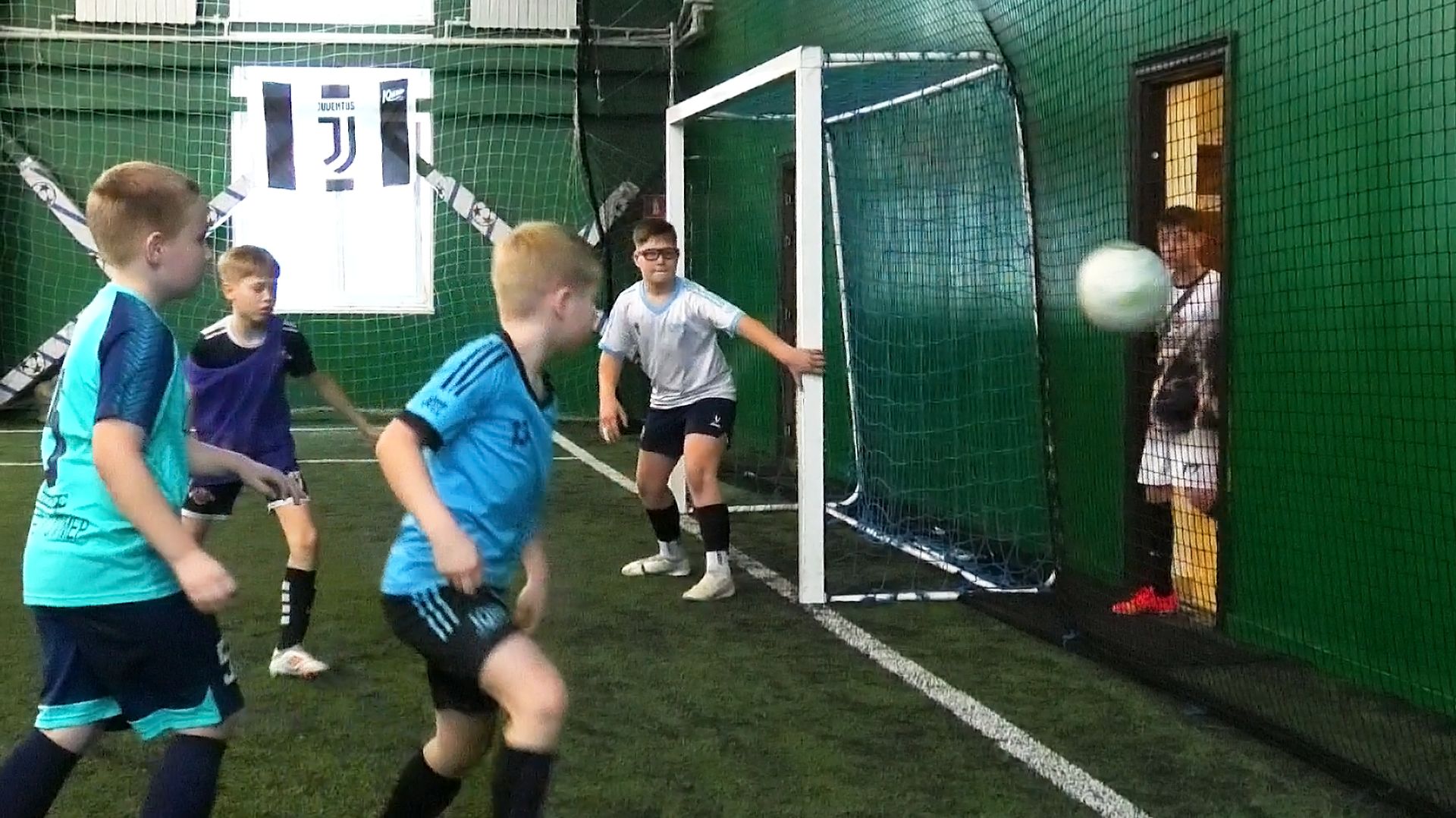 Юниор Арена-Феникс Лесной.