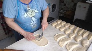 Пирожки - жареные, ароматные.