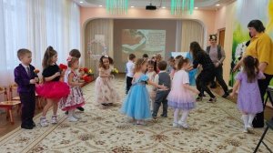 8 марта дет.сад, группа "Непоседы", продолжение , часть 3.mp4