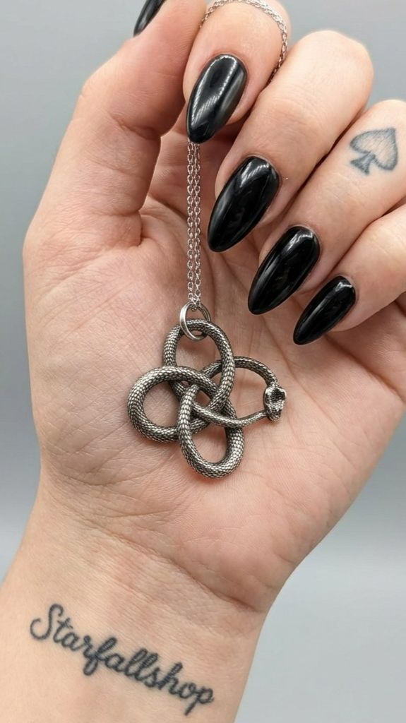 Подвеска на цепочке "Вьющийся змей Аспид" от StarfallShop