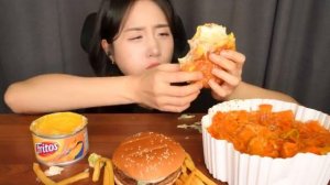 육퇴 후 치팅데이 폭주 치즈폭탄 햄버거 엽떡 로제 떡볶이 먹방 ASMR MUKBANG BURGER SPICY TTEOKBOKKI