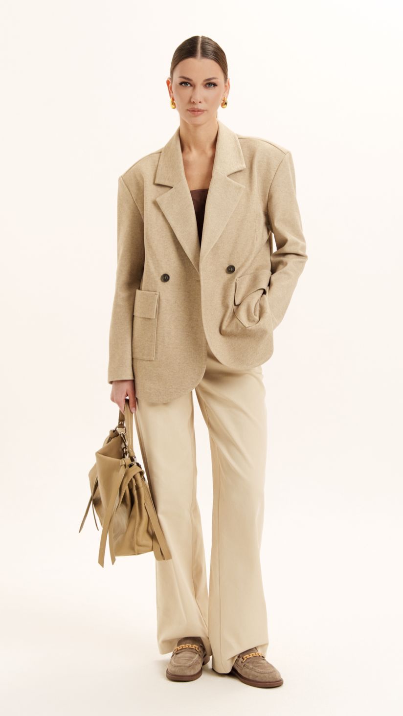 маст хэв этой весны бежевый пиджак-пальто 👌