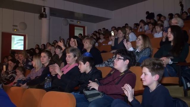 Спектакль 6Б класса "Мальчик Мотл"