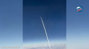 Редкий кадр: пассажиры самолета засняли пролет баллистической ракеты на Ближнем Востоке