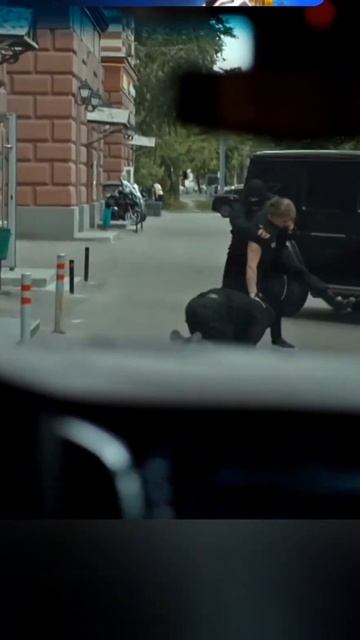 Не стоило её трогать.
Парни сделали неправильный выбор…
#сериал #криминал #фильм #драма