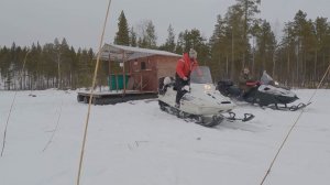 СНЕГОХОДЫ НА ПРЕДЕЛЕ.. ТЯНЕМ ДОМ ПО ЗАМЕРЗШЕМУ ОЗЕРУ.
