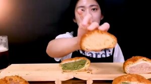 쌀크림빵엄청 바삭바삭한 흥만소 쌀 크림빵 먹방 Matcha Nutella Injeolmi White rice cream bread ASMR Mukbang