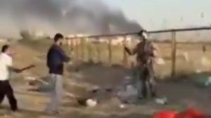 Сбитый в Кувейте пилот США встал на колено перед толпой, чтобы его не забили палкой