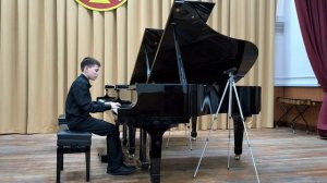 13. Г. Свиридов - «Дождик» из цикла «Детский альбом».  Исполняет Герасимов Владислав (6 класс)