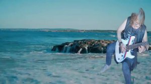 Твоё имя на песке...