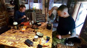 УСТАНОВКА КАПКАНОВ В ИЗБЕ ! ТЕПЕРЬ МЫ ИХ ПОЙМАЕМ ! СДЕЛАЛИ КОРМУШКИ ДЛЯ ЛЕСНЫХ ПТИЦ !