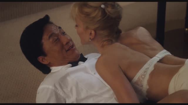 Смокинг: Джимми пытается разговорить девушку Бэннинга