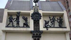 ВИДЕООЧЕРК О СОЗДАНИИ УБРАНСТВА ФАСАДА ТЕАТРА КУКОЛ