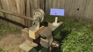 Самовращающийся двигатель на пружинах.