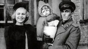 Редкие детские фото советских актеров со своими родителями. Часть 13