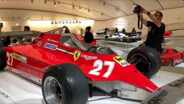 Музей Энцо Феррари в Модене — это современный выставочный комплекс