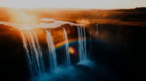 Девушка-амфибия и моряк