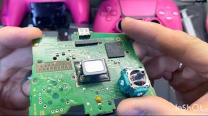 Ремонт геймпада Sony PlayStation 5 дрифтит стик (залипает бег)