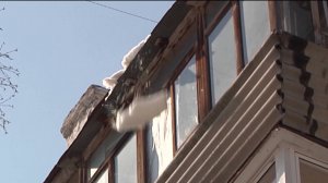 В МЧС предупредили уфимцев о сходе снега с кровель зданий