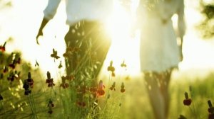 Наверное нельзя - ногами по Любви!