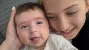 Камилка и Патриция . Сестрички умиляются