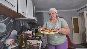 пол месяца не были в магазине готовлю что есть/ стараюсь чтобы муж был сытым обязательно/ на кухне