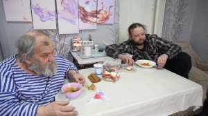 Надо кушать капусту Вкусно кушаем с папой на кухне то что приготовила любимая мама ПОДВАЛ ИЛЬИЧА