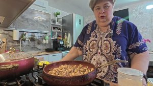 Надумала скроить  себе блузку.  Вкуснейшая запеканка с картошкой, грибами и куриной  грудкой.