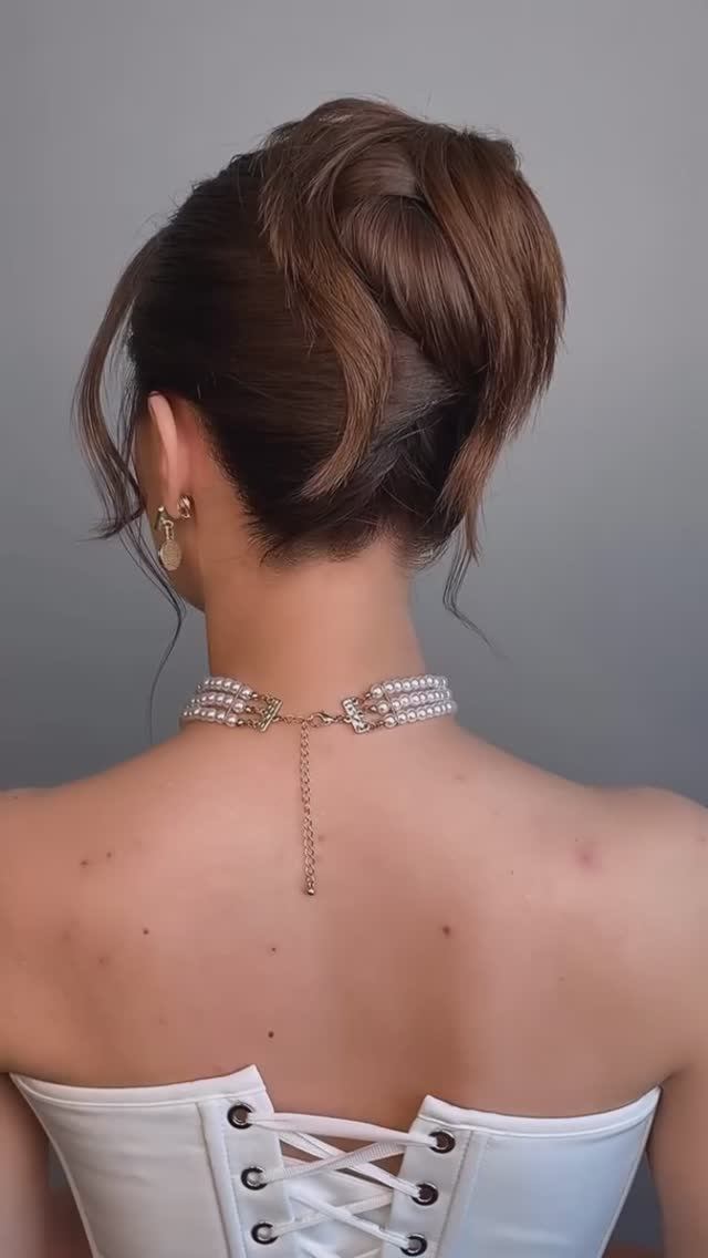 Стильный пучок на длинные волосы #прическа #укладка #волосы #пучок