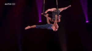 Лучшие воздушные номера: дуэт на трапеции "Duo eMotion" (France) - фестиваль "Цирк завтрашнего дня"