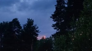 Природные пейзажи и красивая спокойная музыка .