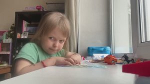 Ева работает на домике