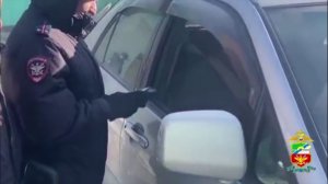 «Думал, что легально»: в Новосибирске накрыли нелегальных таксистов у вокзала