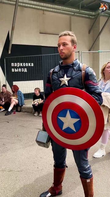 Красавчик Капитан Америка достоин молота Тора