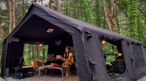 Соло-кемпинг в лесу в надувной палатке Coody 17.2