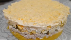 Слоеный салат с курицей