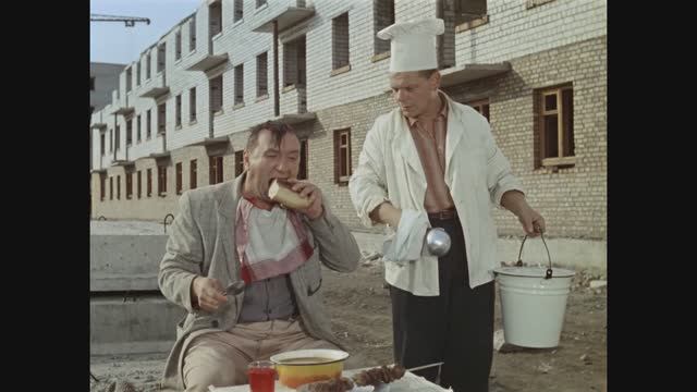 Приятного аппетита! Фрагменты из фильма "Операция «Ы» и другие приключения Шурика". 1965 г.