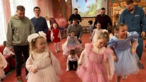 Зарядка с папами. Группа №10 "Солнечные зайчики"