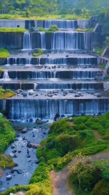 Индонезия 🇮🇩 водопад  Grojogan Watu Purbo