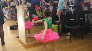 Перед первым выступлением)