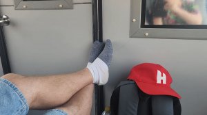 Барон Баба-Яга из Ruska Roma едет в Бангкок из отеля LK Emerald Beach Паттайя 💎 🚌 🌴