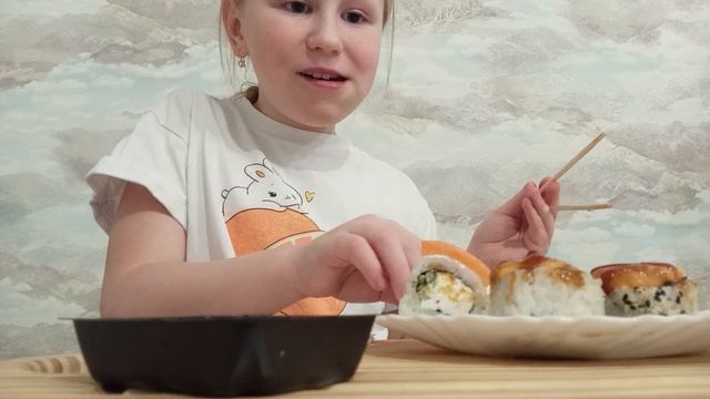 Мукбанк суши