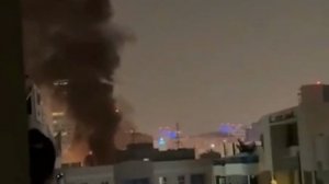 Сильный пожар и взрыв около консульства США в Дубае после атаки иранского беспилотника. Информации о