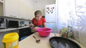 На улице пахнет весной  а на кухне пирогом