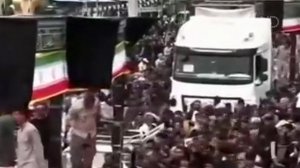 В Иране проходят массовые похороны учениц уничтоженной бомбами школы.